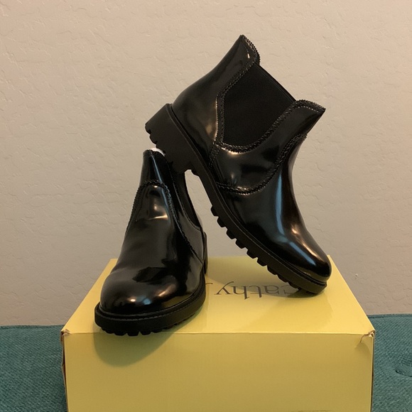 Cathy Jean Ankle boot in Black - Picture 2 of 4